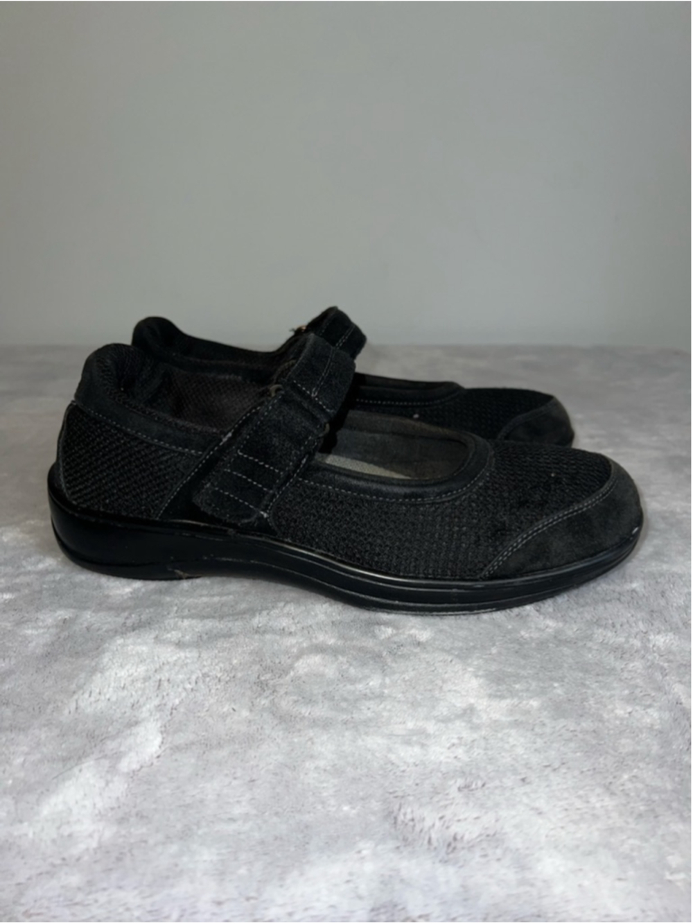 Women's Orthofeet Black Flats & Loafers Size 11